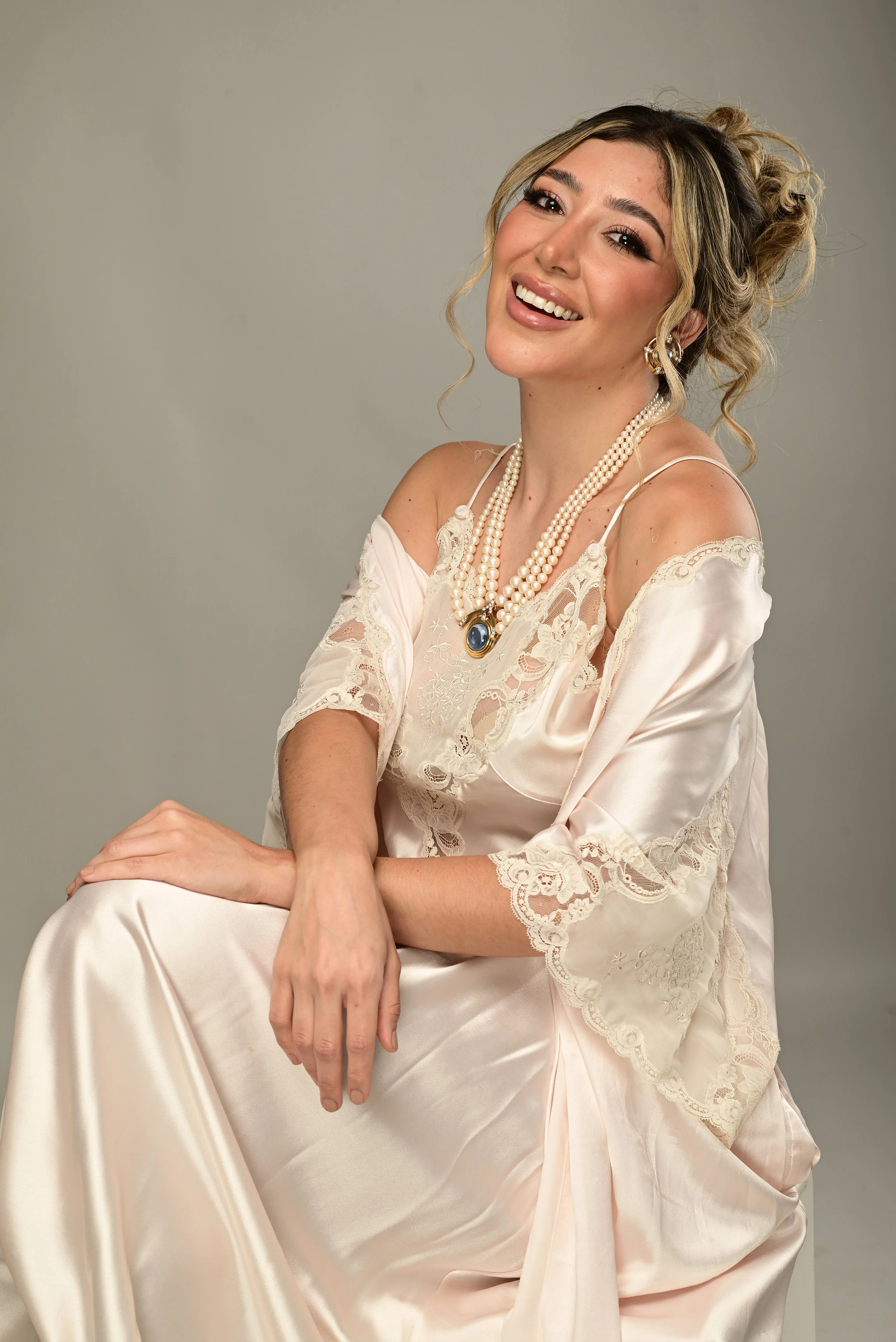 Dra. Gabriela Carvajales
